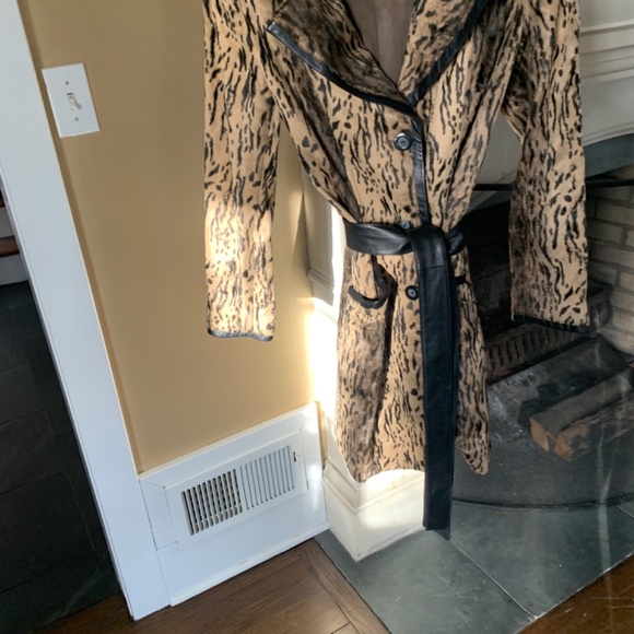 Faux fur Leopard print trench style coat - Picture 8 of 14